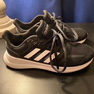 Boys Adidas Shoes sz 2